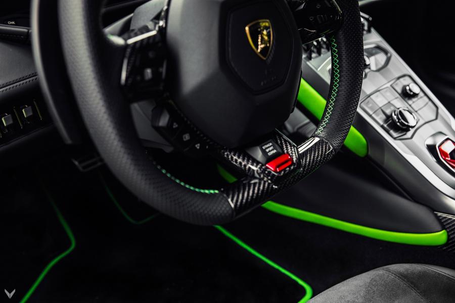 Детали интерьера Lamborghini Huracan LP610-4  by Vilner 2017 года  (фото 4 из 11)